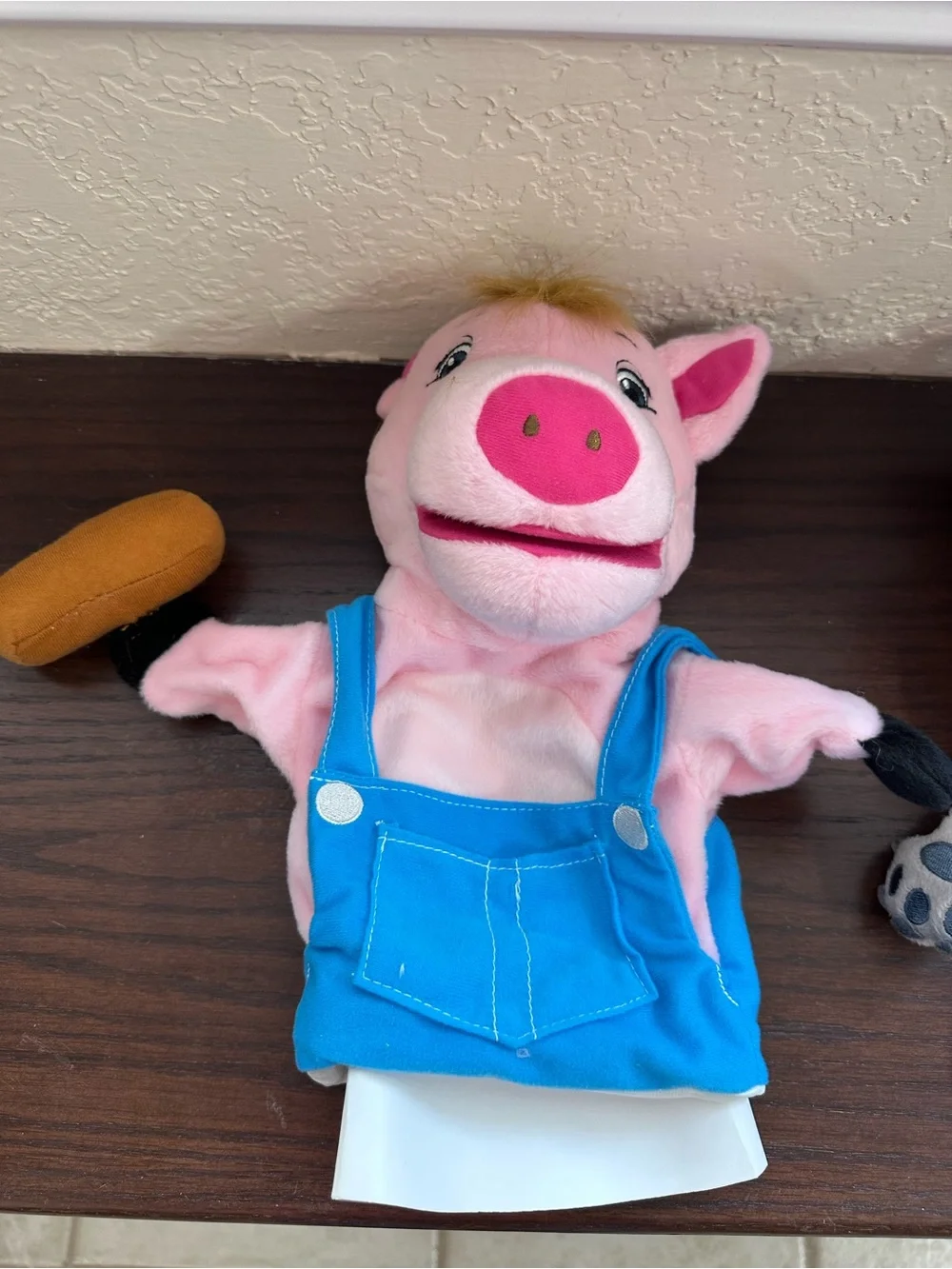 Lakeshore Plush Hand Puppet Set - The 3 Little Pigs